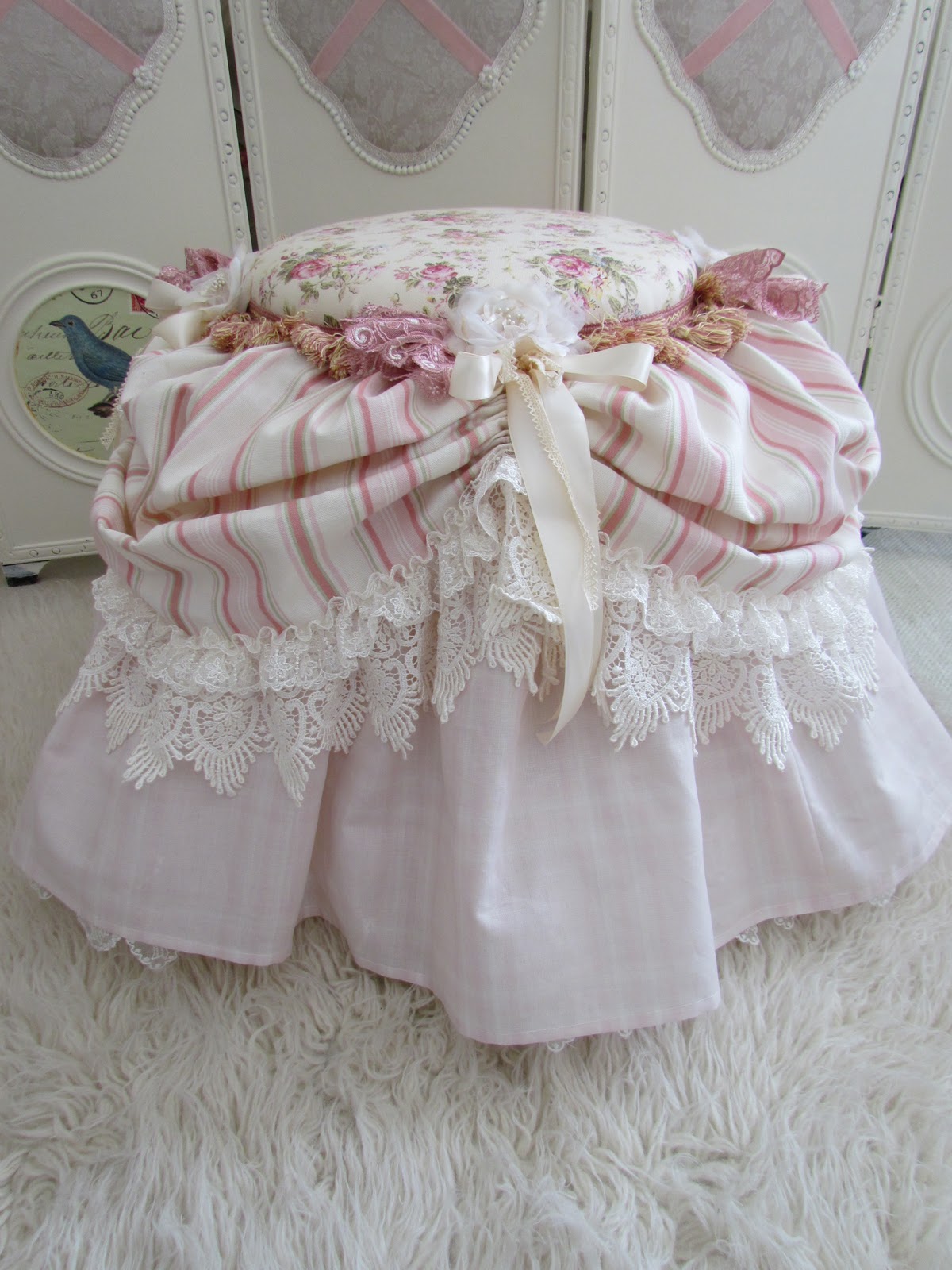 Пуфик шебби Шик